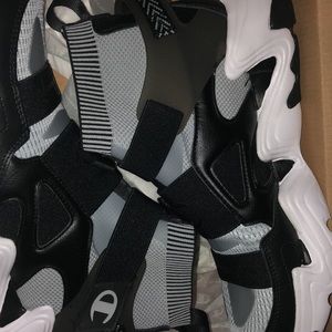 Im selling brand new champion hyper c xtreem never worn brand new with box